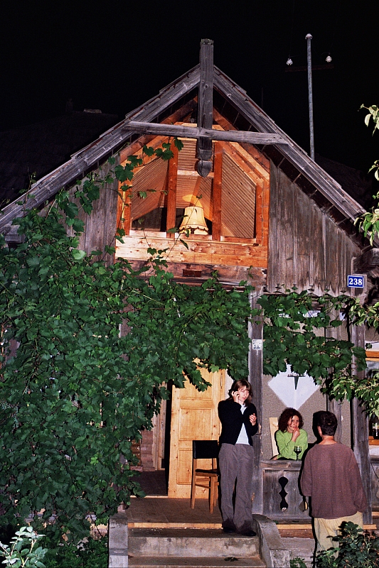 &copy; R.Thiel
Barnar (loc. Holda, oraş Broşteni, jud. Suceava)
August 2002
Rumänienfotos