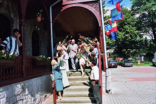 &copy; R.Thiel
Standesamt (Primărie/Rathaus)
Hochzeit in Sinaia/Buşteni/Bucegi
Rumänienfotos