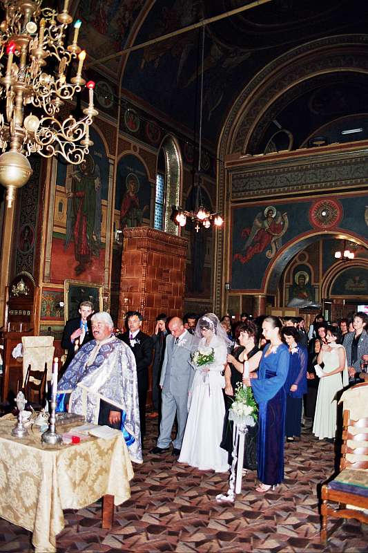 &copy; R.Thiel
Kirche (Biserica)
Hochzeit in Sinaia/Buşteni/Bucegi
Rumänienfotos