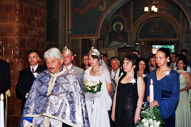 &copy; R.Thiel
Kirche (Biserica)
Hochzeit in Sinaia/Buşteni/Bucegi
Rumänienfotos
