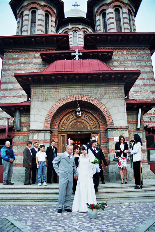 &copy; R.Thiel
Kirche (Biserica)
Hochzeit in Sinaia/Buşteni/Bucegi
Rumänienfotos