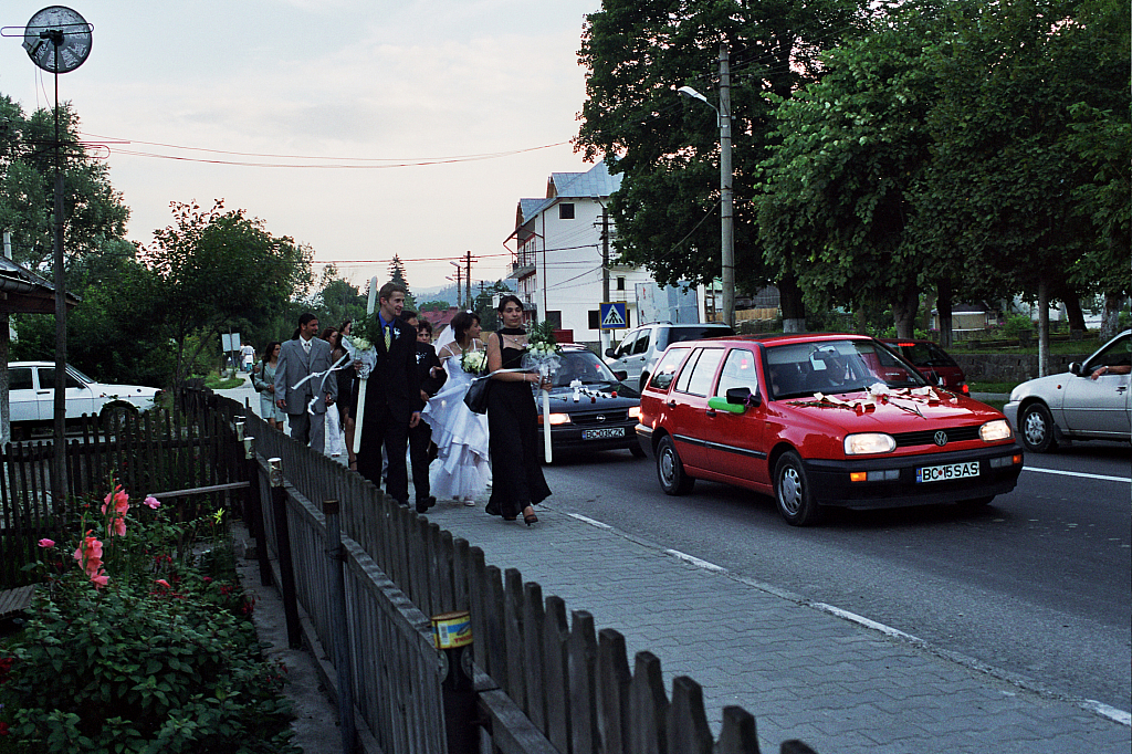 &copy; R.Thiel
Kirche (Biserica)
Hochzeit in Sinaia/Buşteni/Bucegi
Rumänienfotos