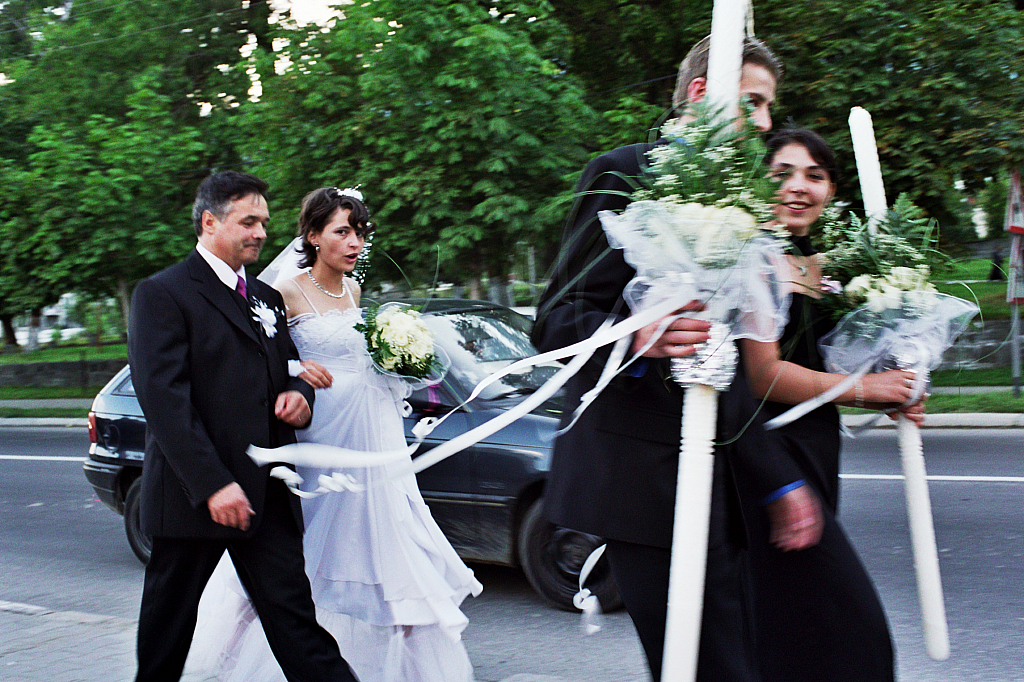 &copy; R.Thiel
Kirche (Biserica)
Hochzeit in Sinaia/Buşteni/Bucegi
Rumänienfotos