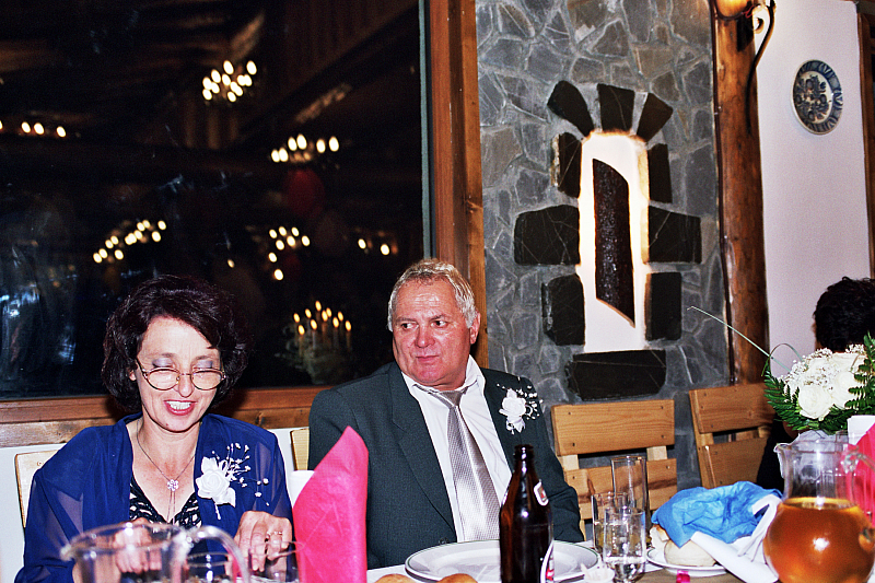 &copy; R.Thiel
Party in der Cabana
Hochzeit in Sinaia/Buşteni/Bucegi
Rumänienfotos